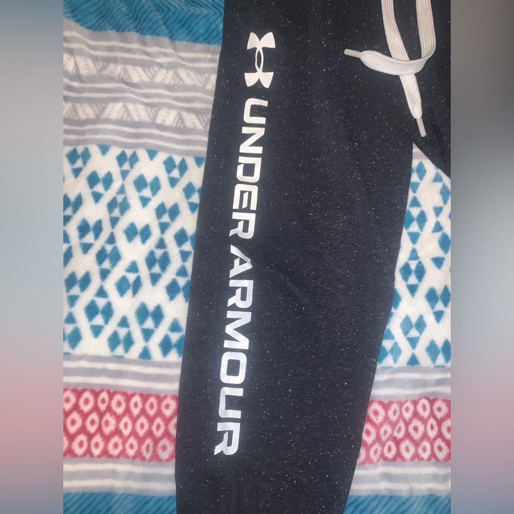 Under Armour joggers - Picture 2 of 5